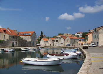 Лодки у причала в Врбоска, Хорватия. Фото 3 – фотографии Хорватии