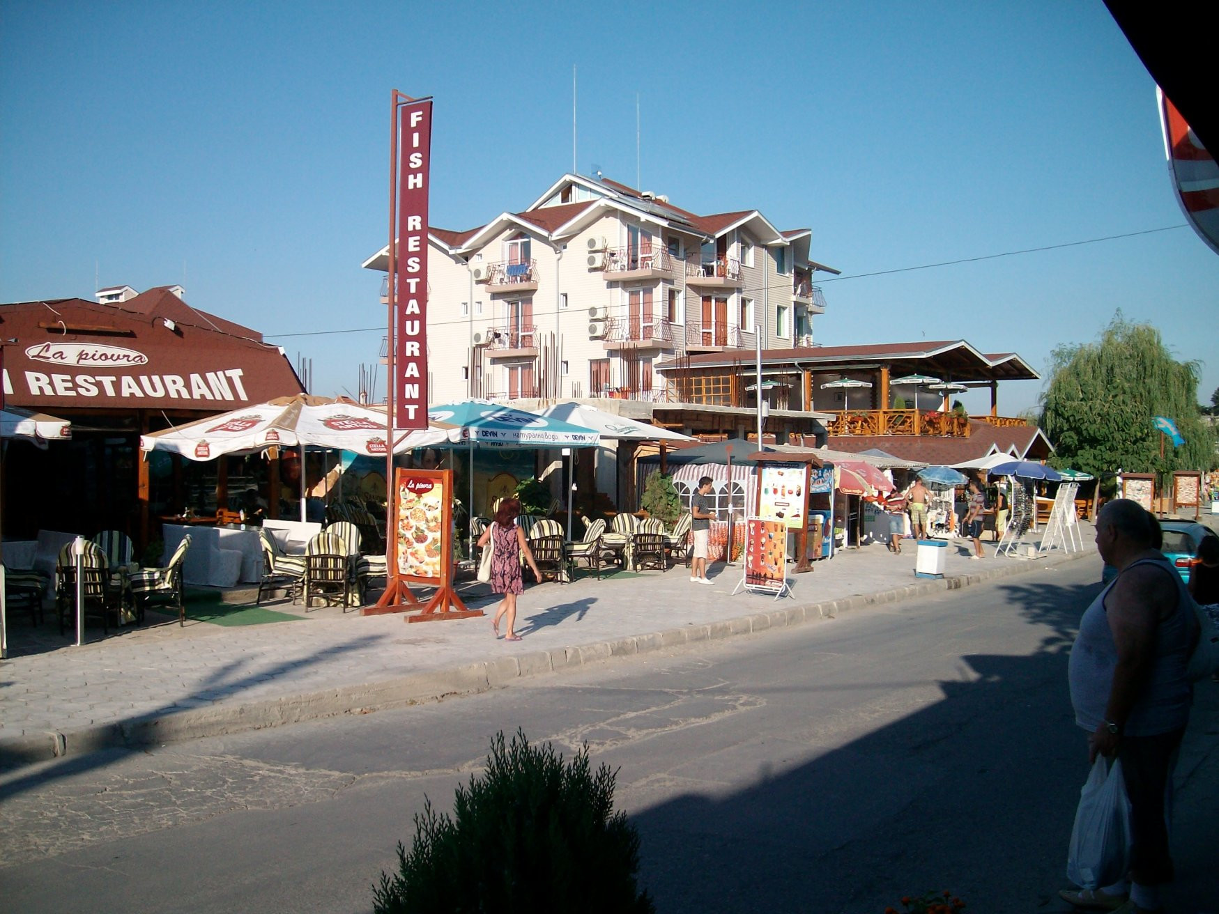 Улица  в Кранево, Болгария. Фото 1 – фотографии Болгарии
