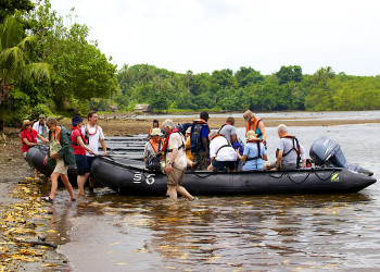 Соломоновы острова, приехали туристы – фотографии Соломоновых Островов