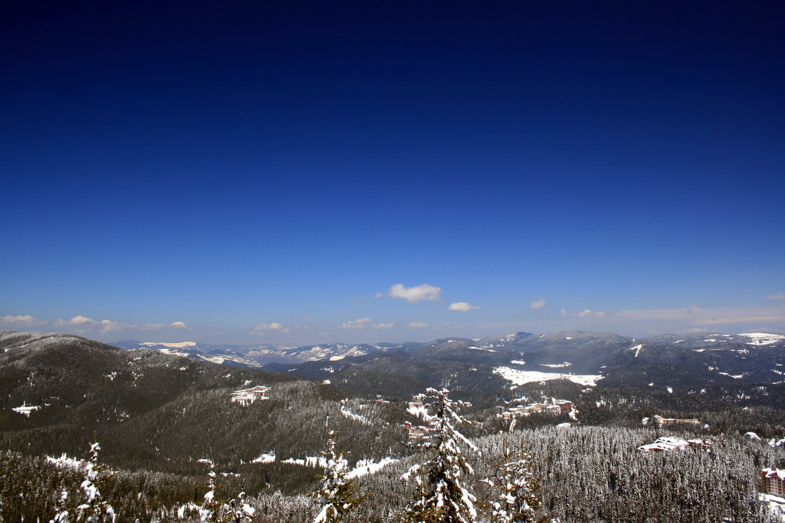 Панорамный вид Пампорово, Болгария – фотографии Болгарии