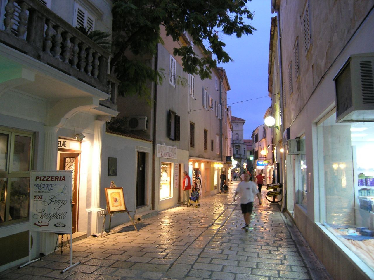 Ночная жизнь в Раб, Хорватия – фотографии Хорватии