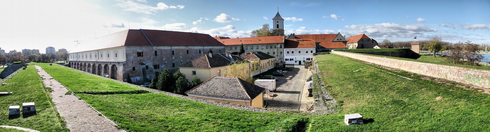 Крепость Tvrđa, Осиек, Хорватия – фотографии Хорватии