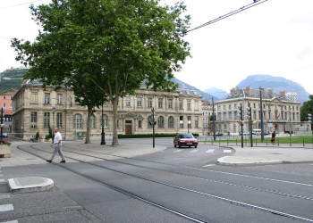 Улица в Гренобле, Франция. Фото 4 – фотографии Франции