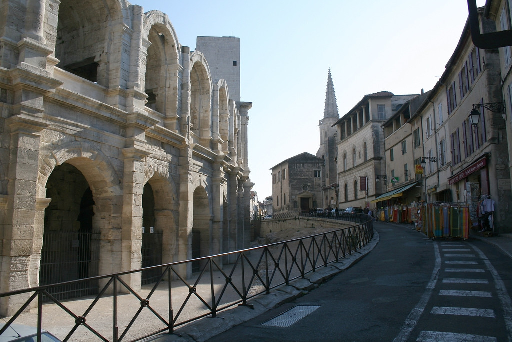 Улица в Арль, Франция. Фото 2 – фотографии Франции