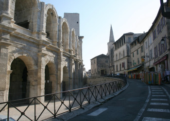 Улица в Арль, Франция. Фото 2 – фотографии Франции