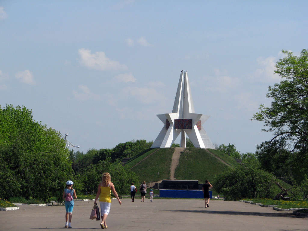 Курган бессмертия в Брянске – фотографии России