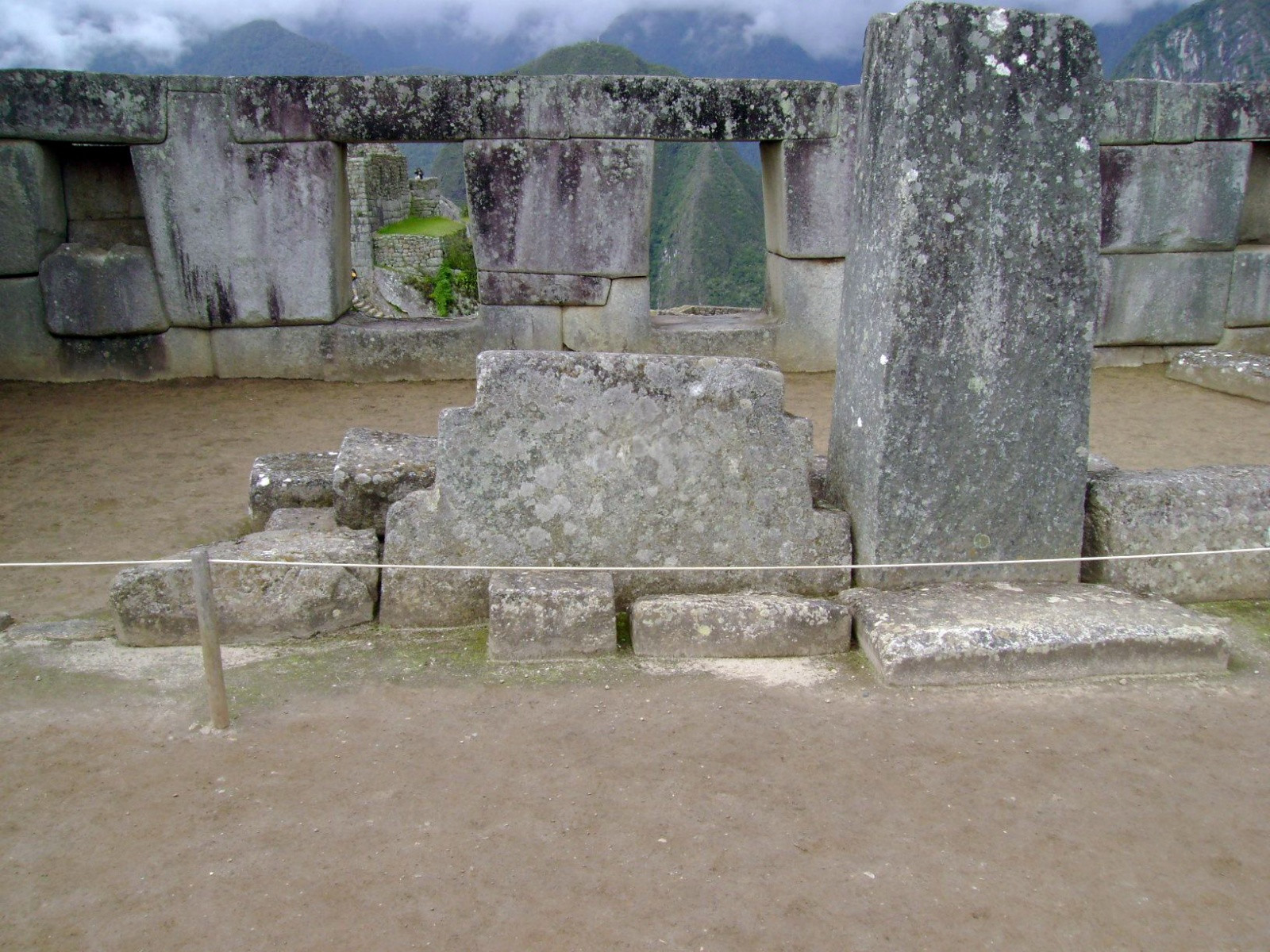 Храм трех окон в Мачу-Пикчу – фотографии Перу