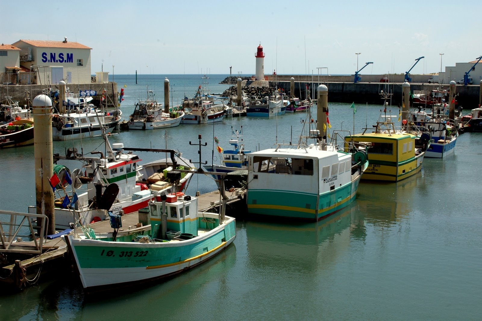 Яхты и катера на острове Олерон, Франция – фотографии Франции