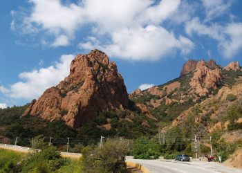 Дорога в Фрежюсе, Франция – фотографии Франции