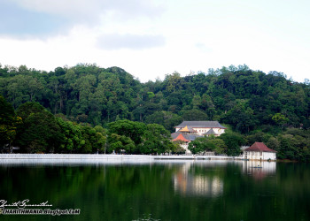 Храм Зуба Будды, также известный как Шри Далада Малигава. Фото 10 – фотографии Шри-Ланки