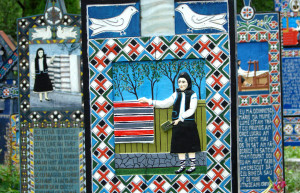 Человек по имени Стэн Иоан Патраш начал в 1935 году традицию крестов на «Весёлом кладбище» – фотографии Румынии