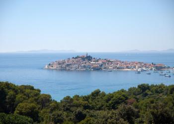 Море в Примоштен, Хорватия – фотографии Хорватии