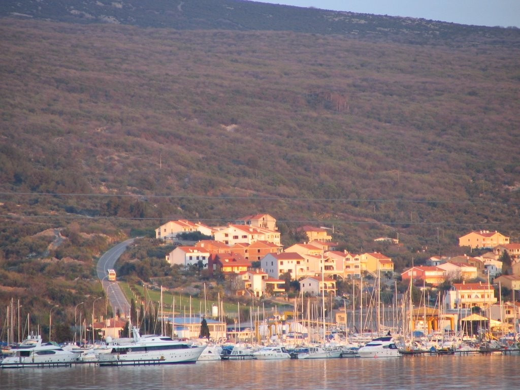 Яхты и катера в Пунате, Хорватия – фотографии Хорватии