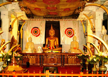 Храм Зуба Будды, также известный как Шри Далада Малигава. Фото 5 – фотографии Шри-Ланки