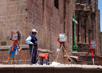 Фотографы на улицах Куско, Перу – фотографии Перу