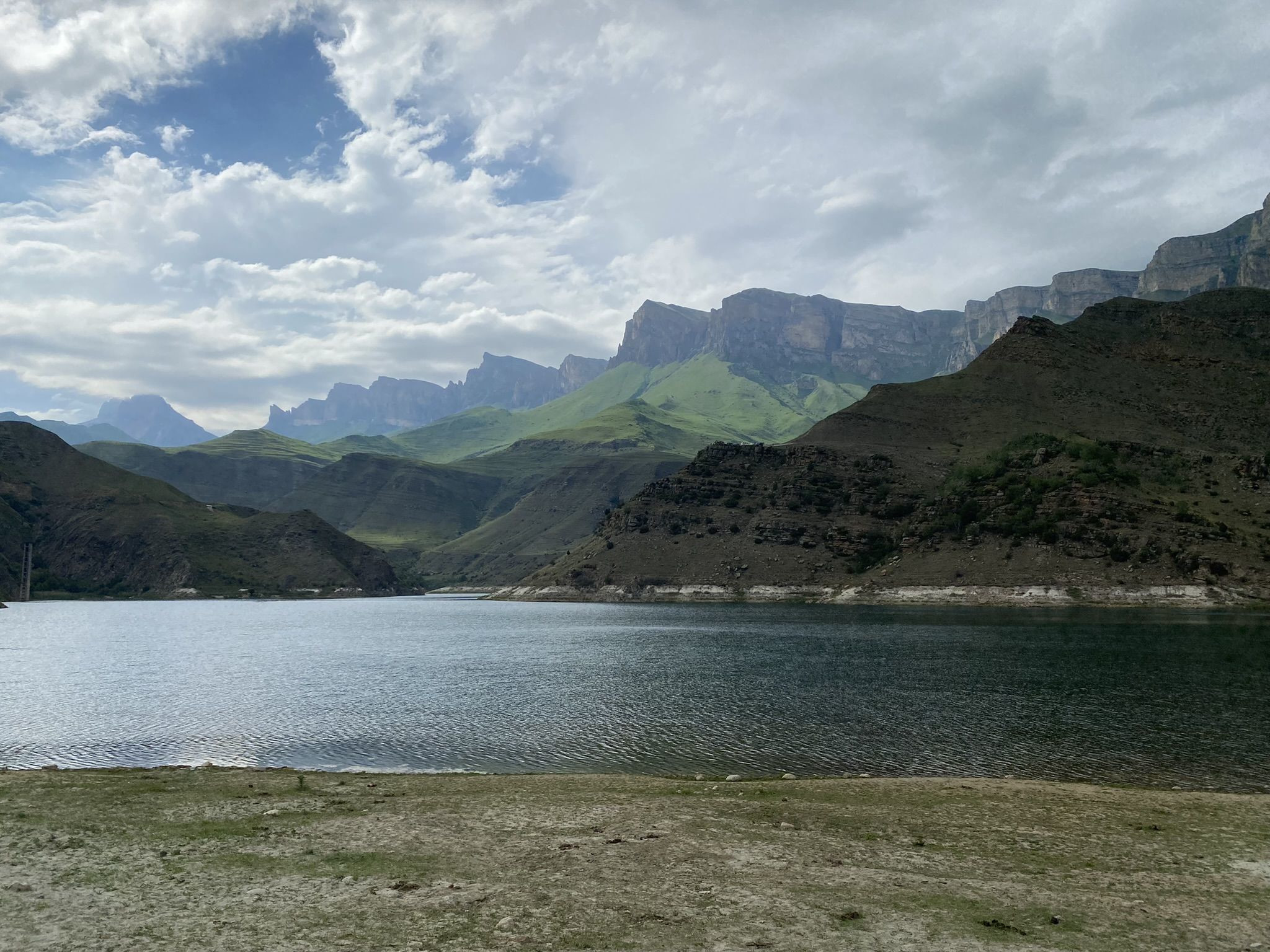 Кабардинское озеро Гижгит, июнь 2022 – фотографии России