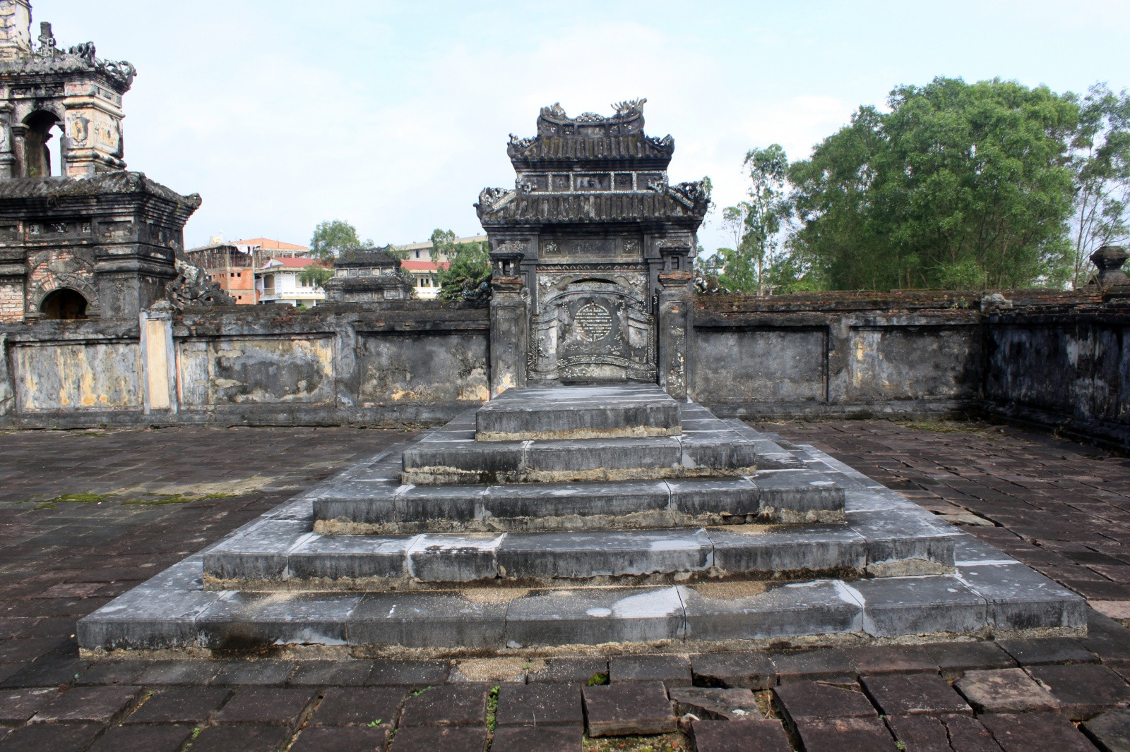 Гробница Зук Дык рядом с Хюэ – фотографии Вьетнама