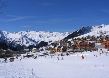 Лыжная база в Ле-Албиезе, Франция – фотографии Франции