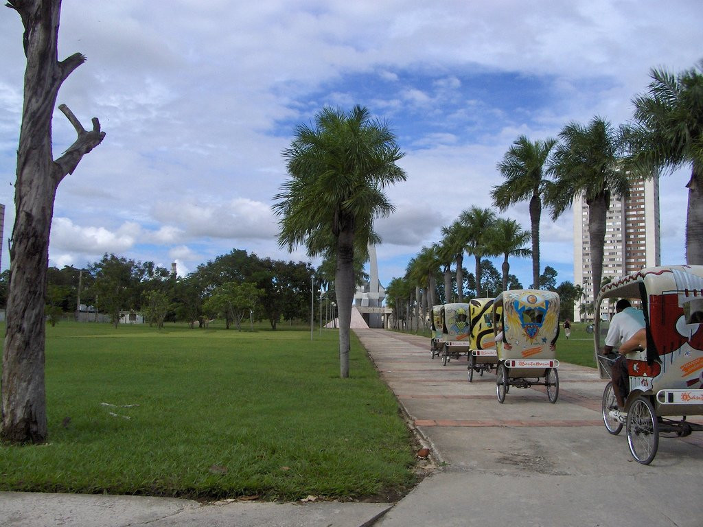 Сквер в Камагуэй, Куба – фотографии Кубы