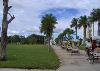 Сквер в Камагуэй, Куба – фотографии Кубы