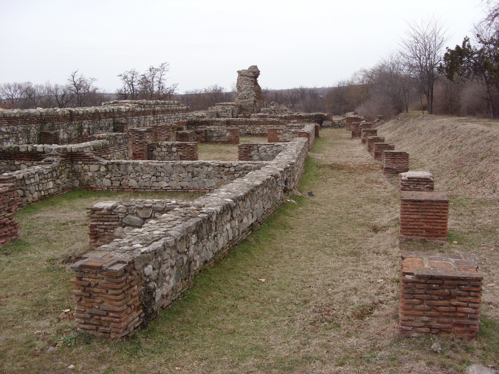 Развалины в Хисаря, Болгария. Фото 10 – фотографии Болгарии