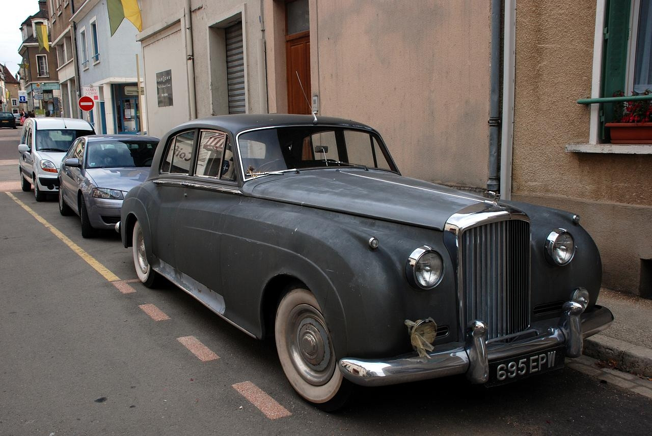 Транспорт в Шабли, Франция. Фото 1 – фотографии Франции