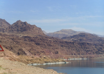 Мёртвое море в Иордании, вид на скалы – фотографии Иордании