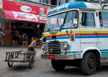 Автобус в Таунджи, Мьянма – фотографии Мьянмы