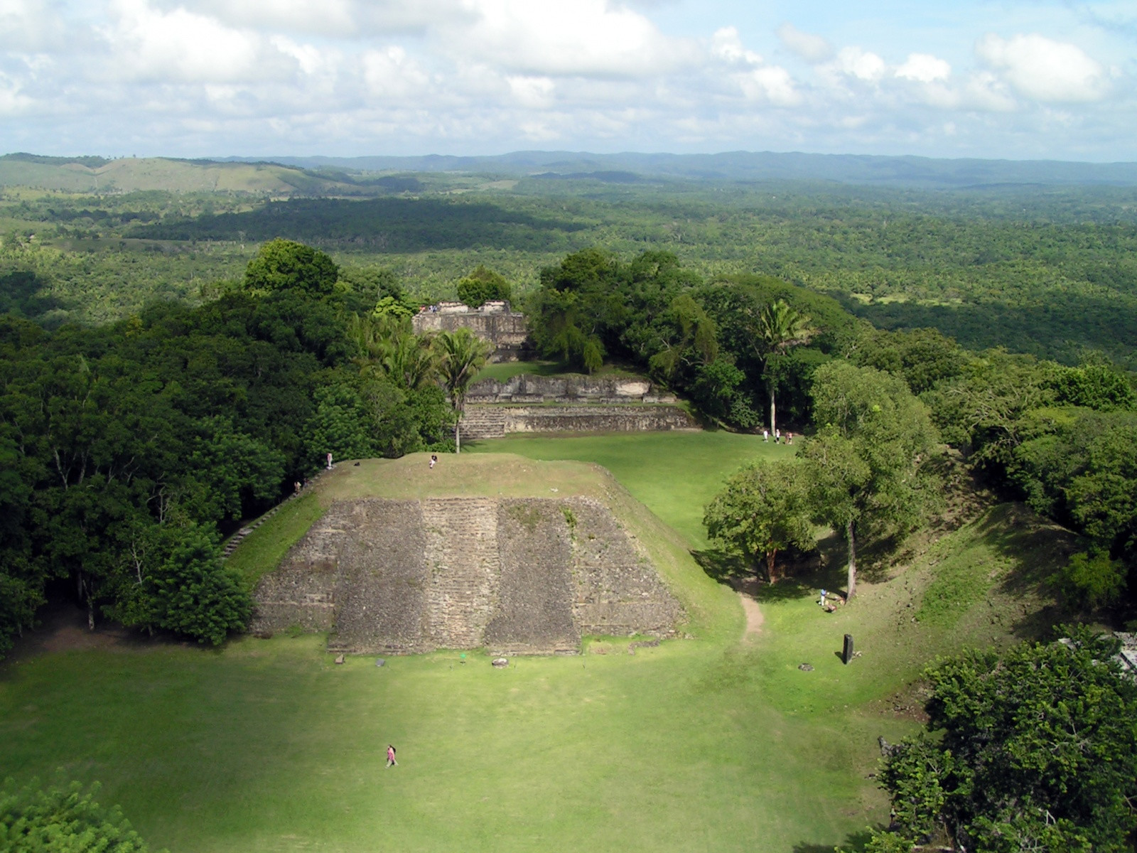 Шунантунич (Xunantunich) — памятник культуры майя в Белизе – фотографии Белиза