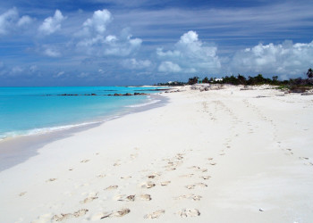 Пляж на острове Провиденсиалес (Providenciales) – фотографии Тёркс и Кайкос