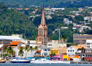 Кафедральный собор Сен-Луи в городе Фор-де-Франс  – фотографии Мартиники