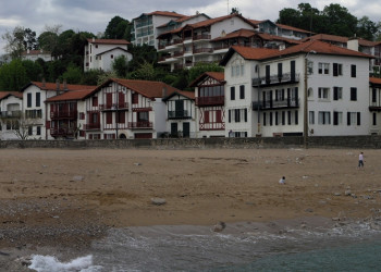 Дома в Сибуре, Франция. Фото 1 – фотографии Франции