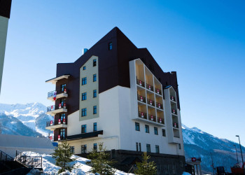 Отель в Горнолыжном курорте Роза Хутор, Сочи. Фото 1 – фотографии России