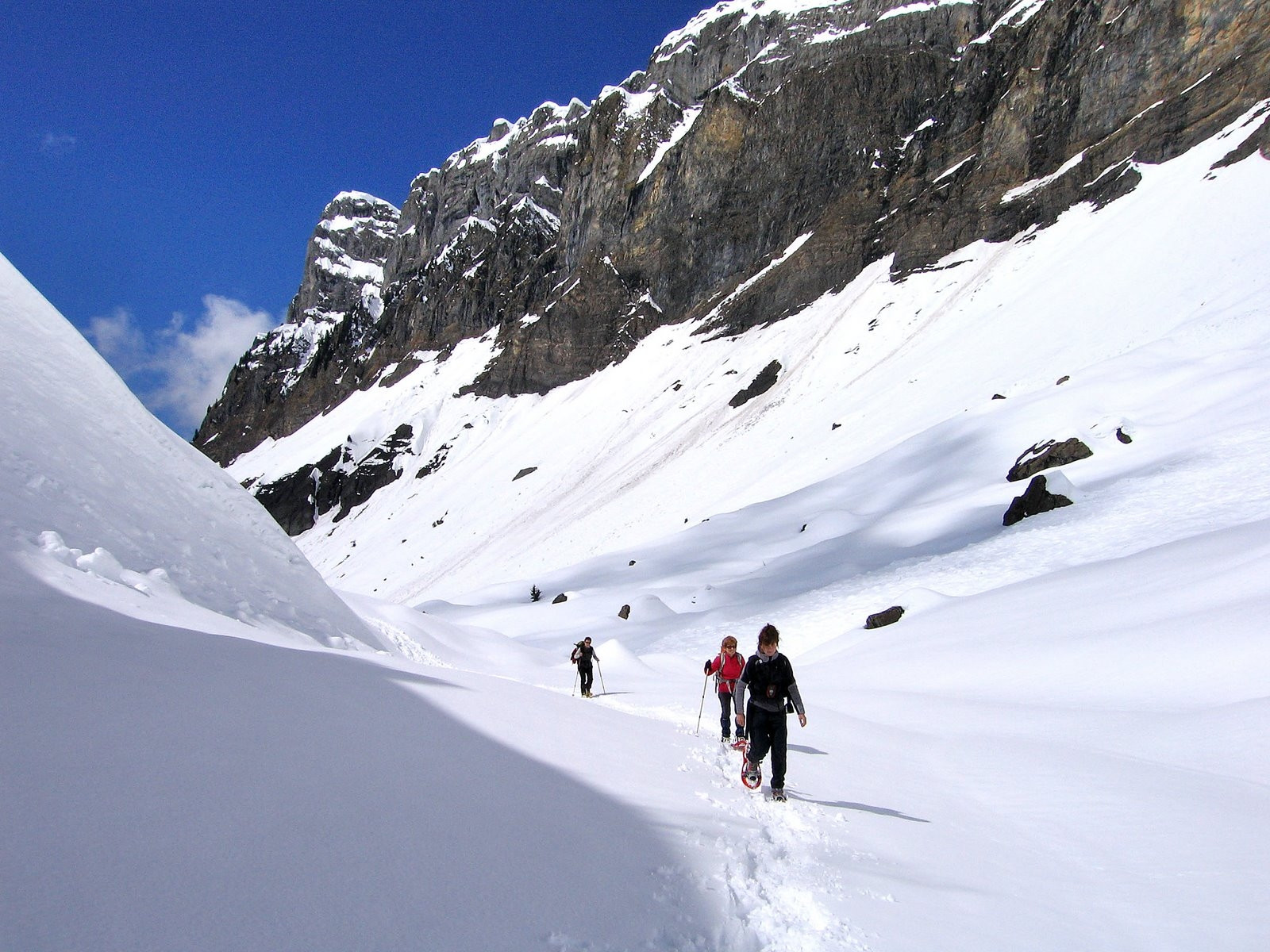 Лыжники в Сикст-Фер-а-Шеваль, Франция. Фото 2 – фотографии Франции