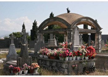 Кладбище в Подгорица, Черногория – фотографии Черногории