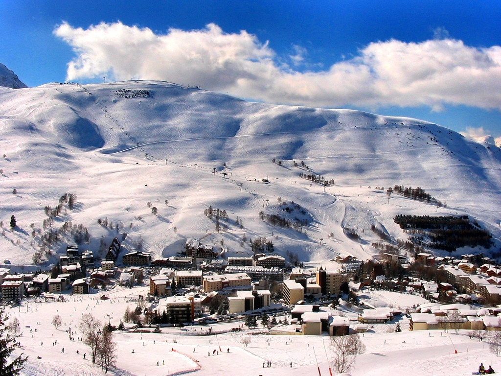 Горнолыжный курорт в Ле-Дез-Альп, Франция – фотографии Франции