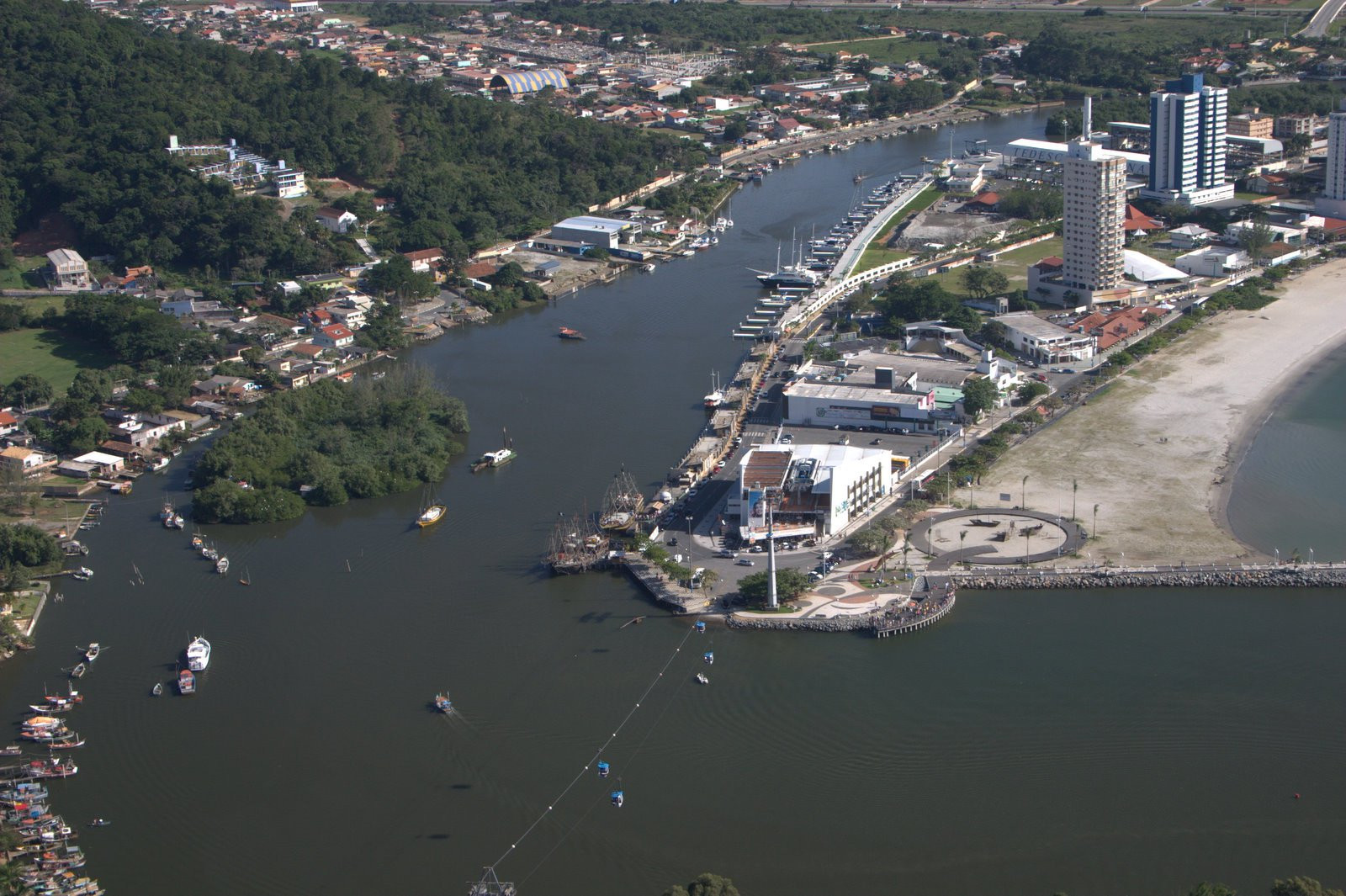 Панорамный вид в Балнеариу-Камбориу, Бразилия. Фото 2 – фотографии Бразилии