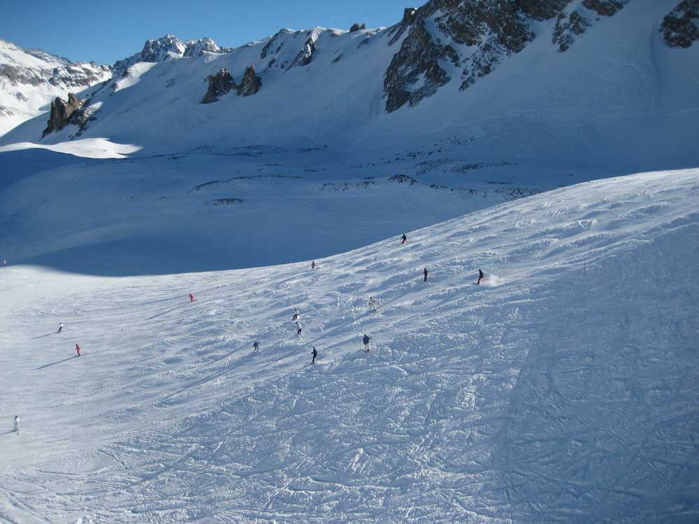 Лыжная трасса в Брид-ле-Бэн, Франция – фотографии Франции