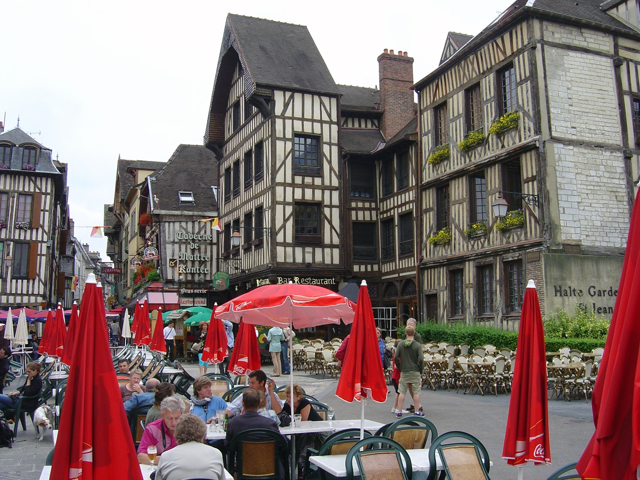 Кафе в Труа, Франция. Фото 1 – фотографии Франции