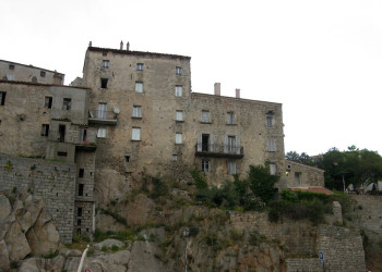 Дома в Сартене, Франция. Фото 11 – фотографии Франции