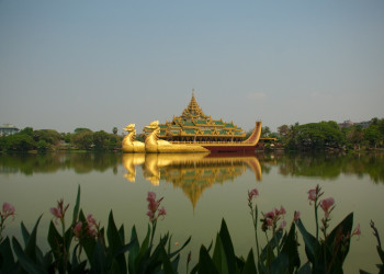 Королевская баржа Каравейк – фотографии Мьянмы