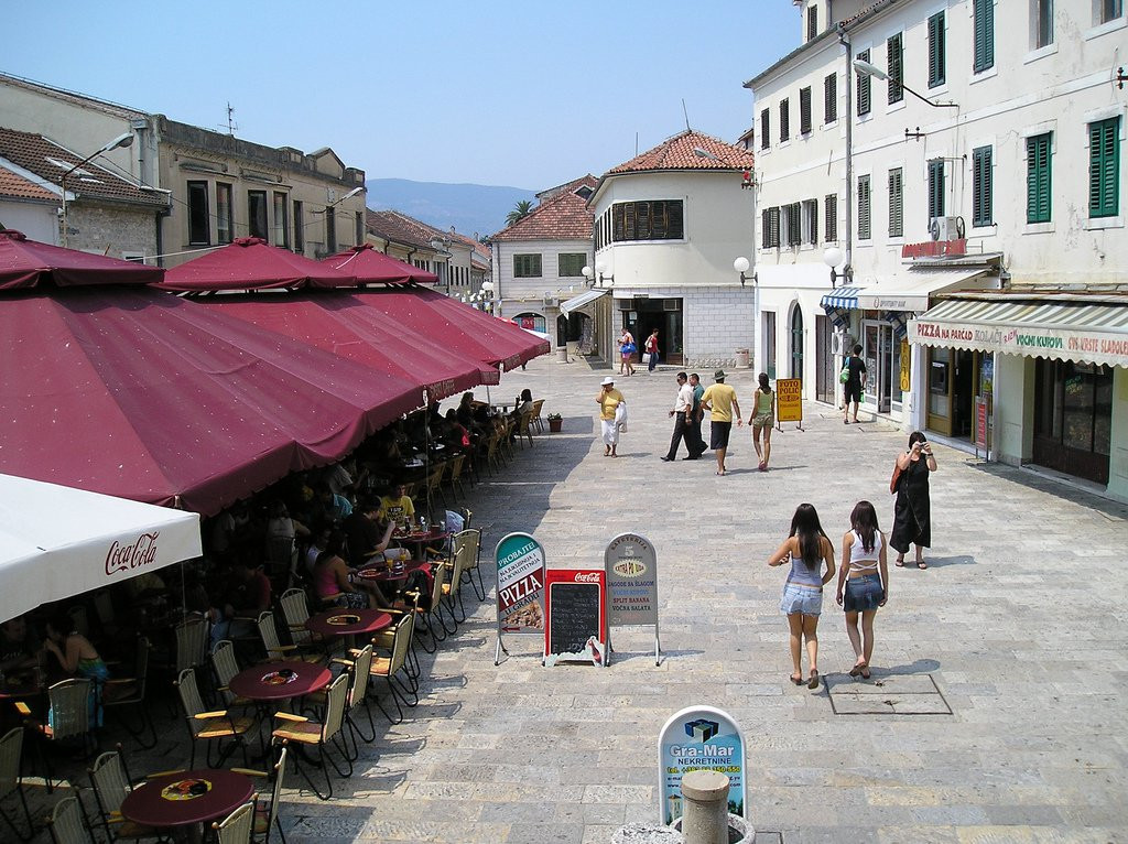 Кафе в Херцег-Нови, Черногория. Фото 2 – фотографии Черногории