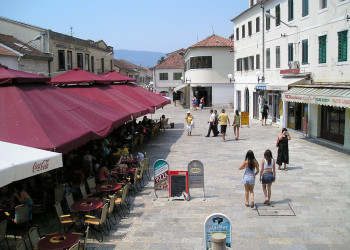 Кафе в Херцег-Нови, Черногория. Фото 2 – фотографии Черногории