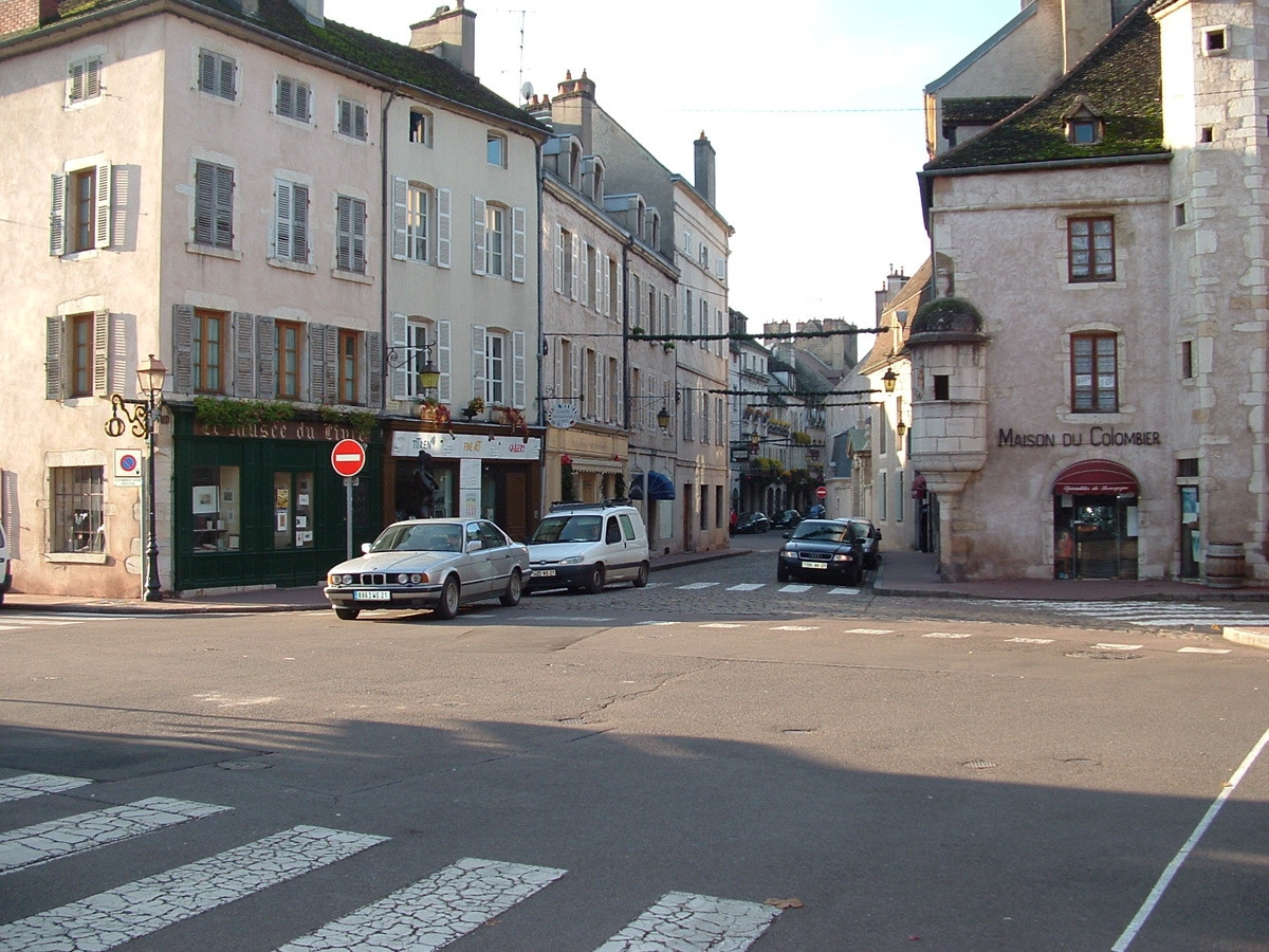 Улица в Боне, Франция. Фото 3 – фотографии Франции