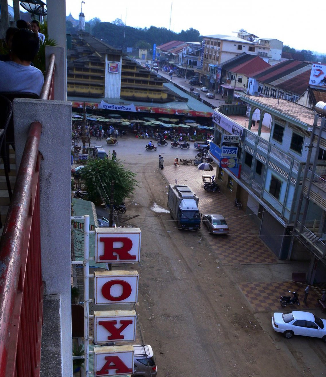 Улица в Баттамбанге, Камбоджа – фотографии Камбоджи