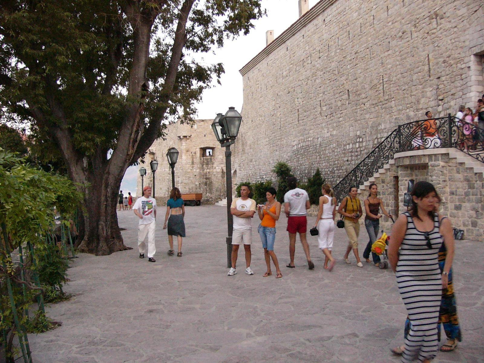 Туристы в Будва, Черногория – фотографии Черногории