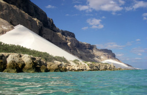 Скалисто-песчаные побережья Сокотры – фотографии Йемена