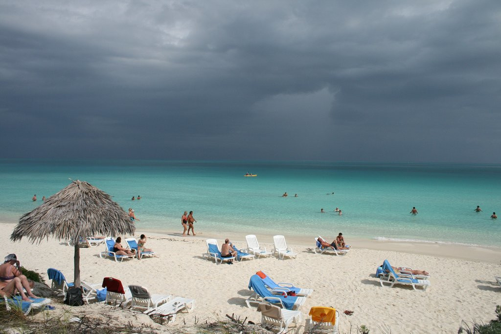 Туристы на пляже в Кайо-Санта-Мария, Куба. Фото 2 – фотографии Кубы