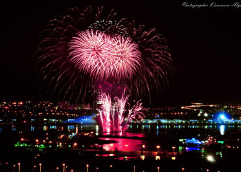 Праздничный салют в Иркутске, Россия – фотографии России