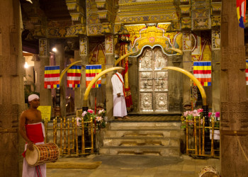 Храм Зуба Будды, также известный как Шри Далада Малигава. Фото 7 – фотографии Шри-Ланки